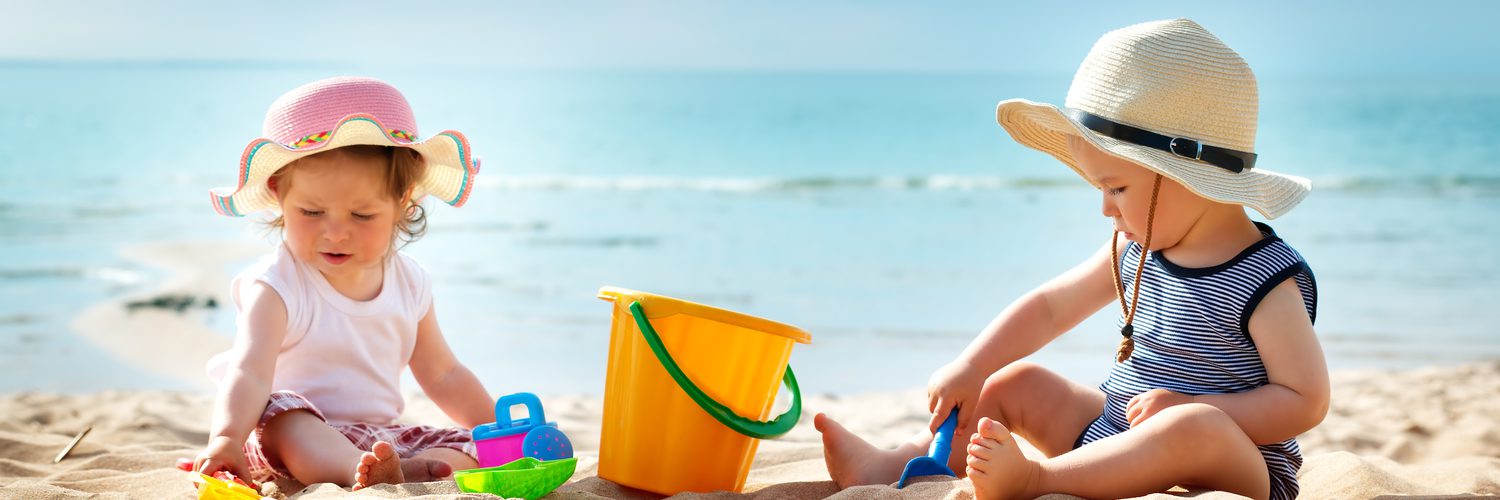 Sonnenschutz von Kopf bis Fuß – Babys & Kinder schützen I Magazin